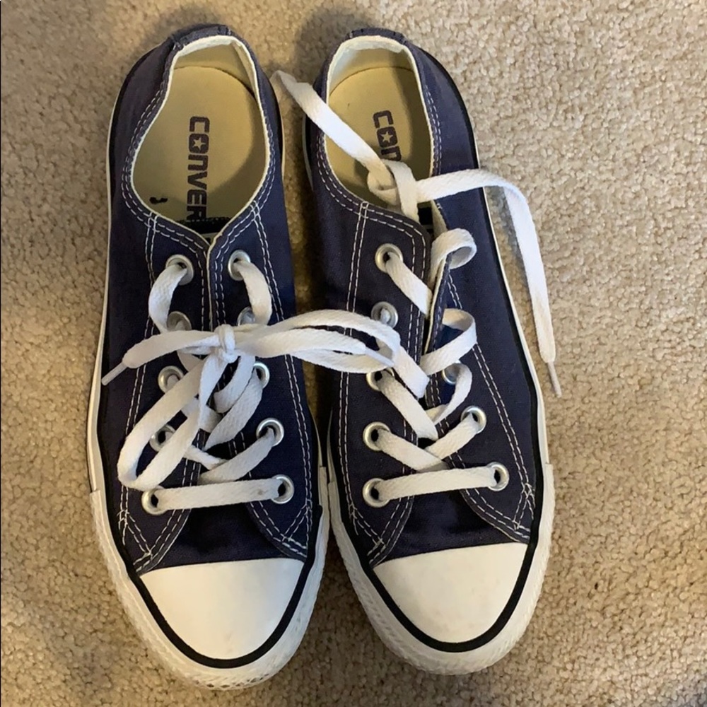 navy low top converse